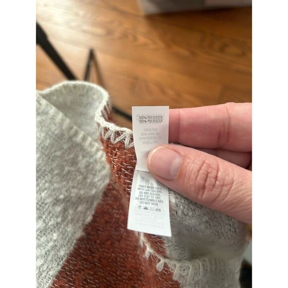 Aerie Striped Oversized Poncho Ruana Womens One Size Gray Brown Yellow Boho NWT - Picture 4 of 7